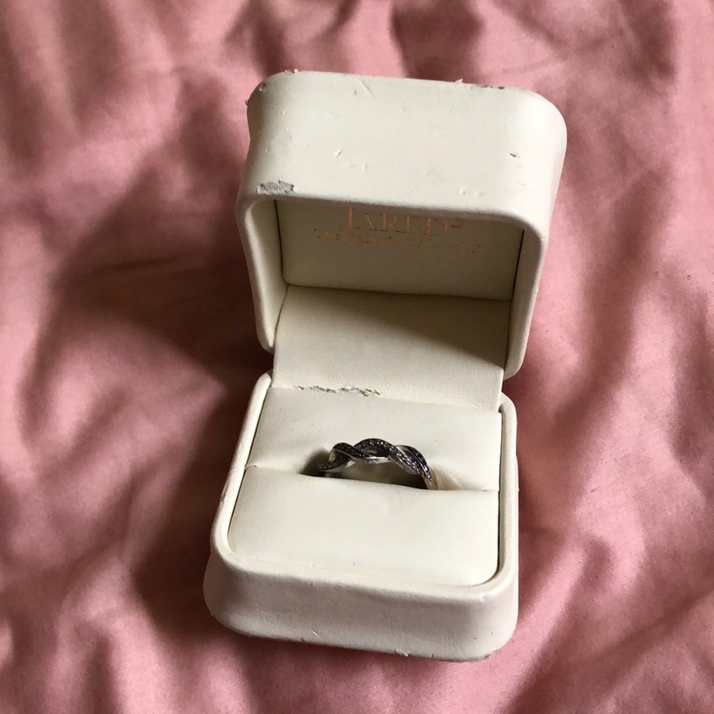 Jared Black diamond swirl ring size 7 1/2